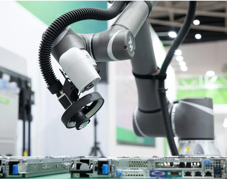 Robot-Based Visual Inspection with Machine Vision